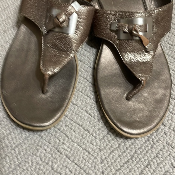 Clark Collection Gold Sandals - Picture 5 of 7